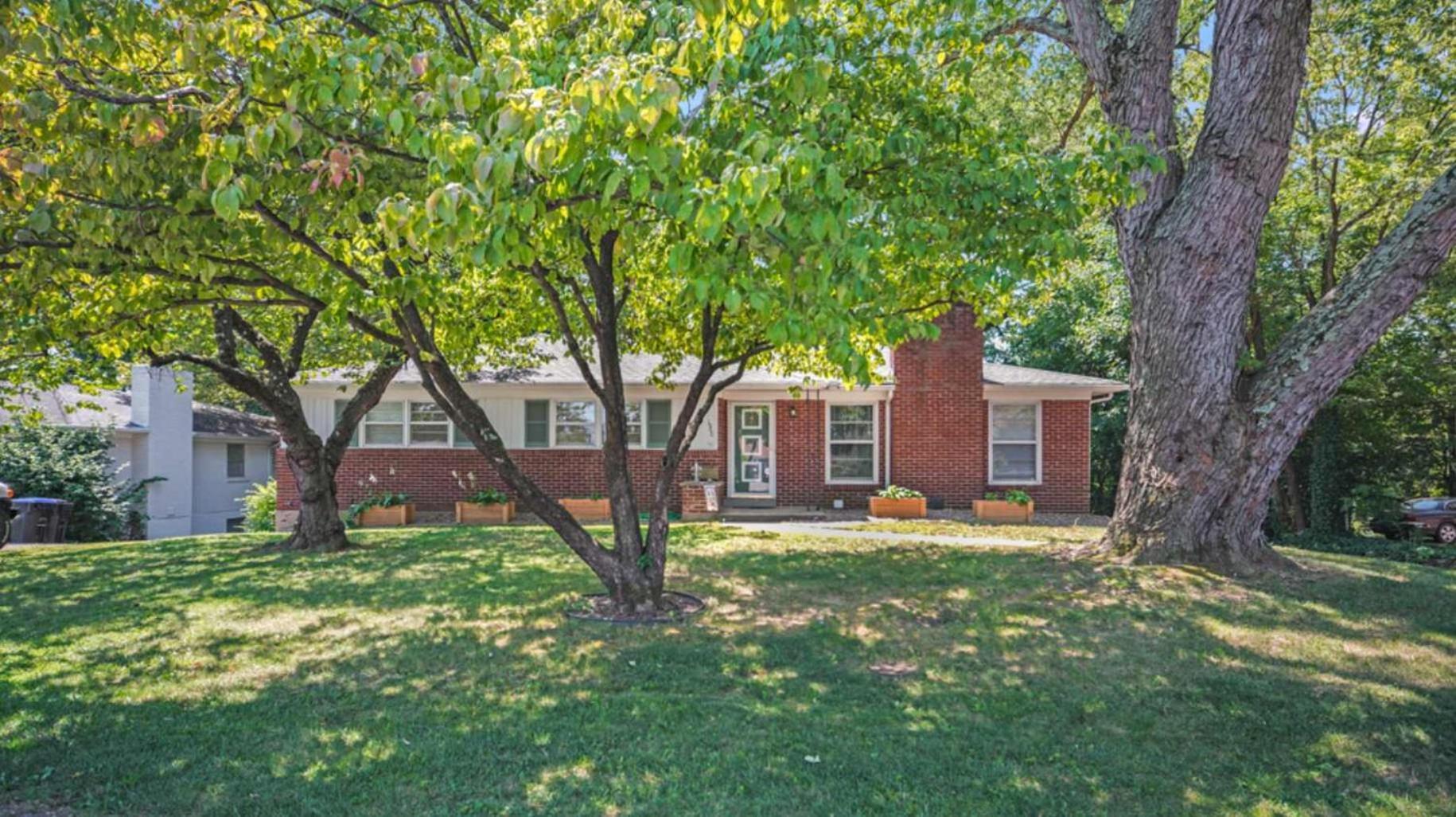 Spacious 2-Br Retreat Near Louisville Attractions Exterior foto