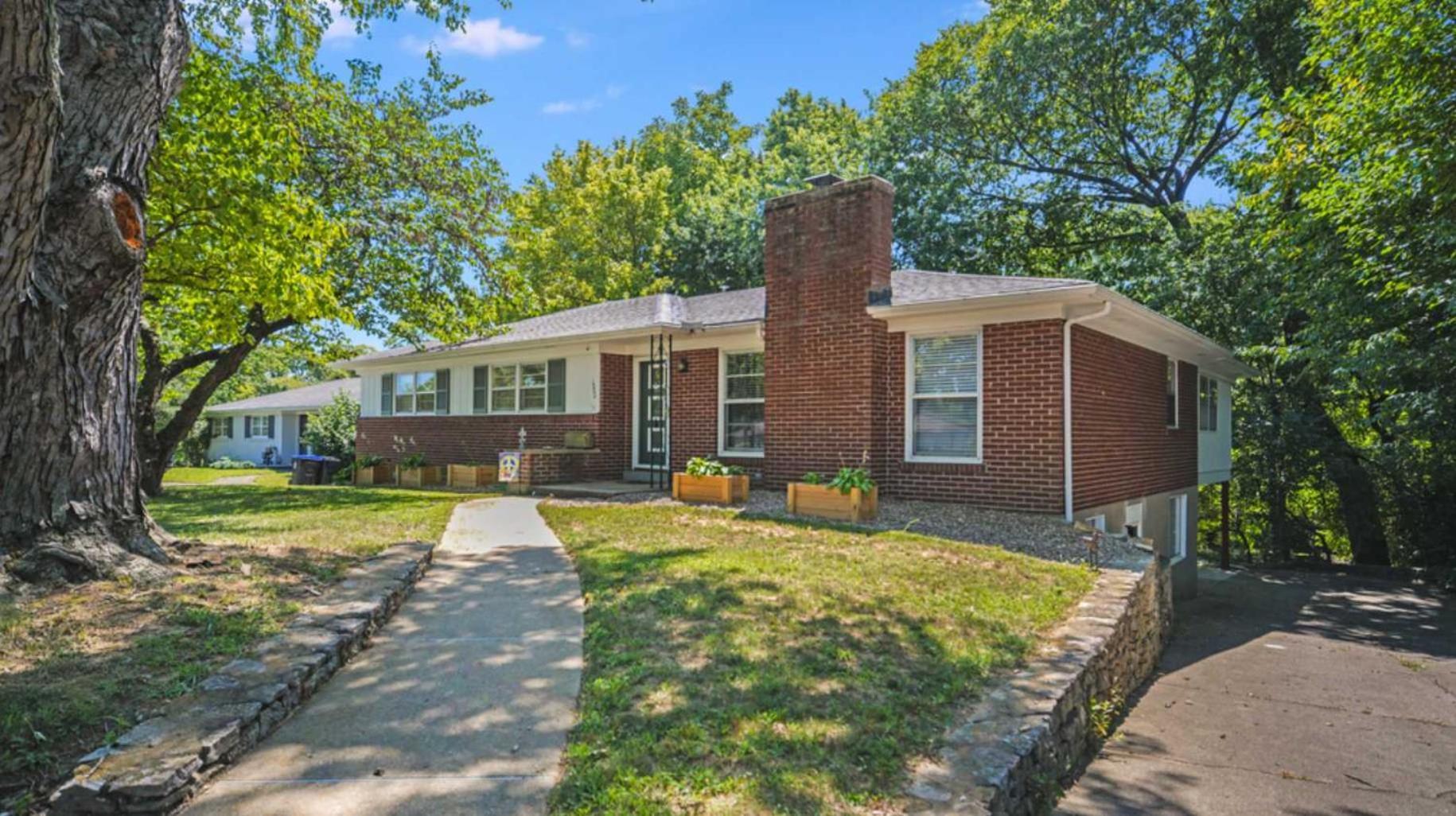 Spacious 2-Br Retreat Near Louisville Attractions Exterior foto